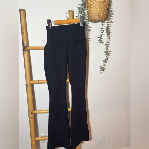 TNA Pants - TNA Action Flare Leggings - Size XS